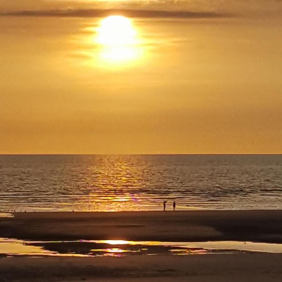 Les Obiones, Vue Laterale Mer, Fort Mahon Plage, Magnifique Studio Cabine 4P, Avec Balcon , Parking Prive Gratuit, Wifi, Classe 2 Etoiles, Exposition Plein Sud En Baie De Somme מראה חיצוני תמונה